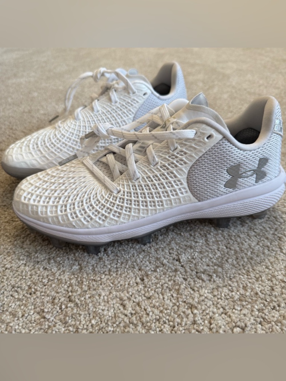 Under Armor Women’s Glyde 2.0 MT TPU  Women’s SZ 9 White 3026603